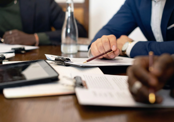 El rol del asesor financiero en acuerdos de accionistas y protocolos familiares